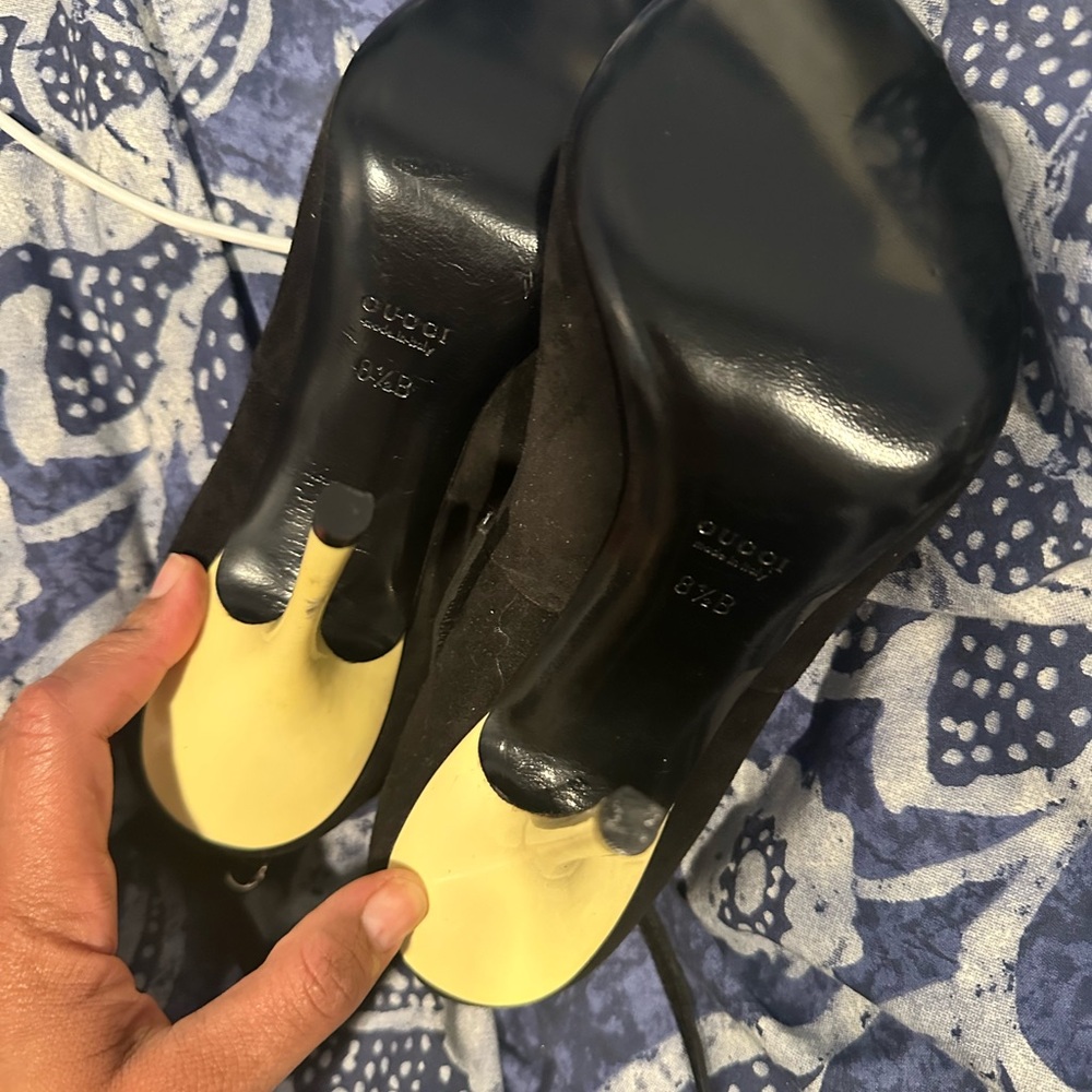 Gucci peep toe pumps